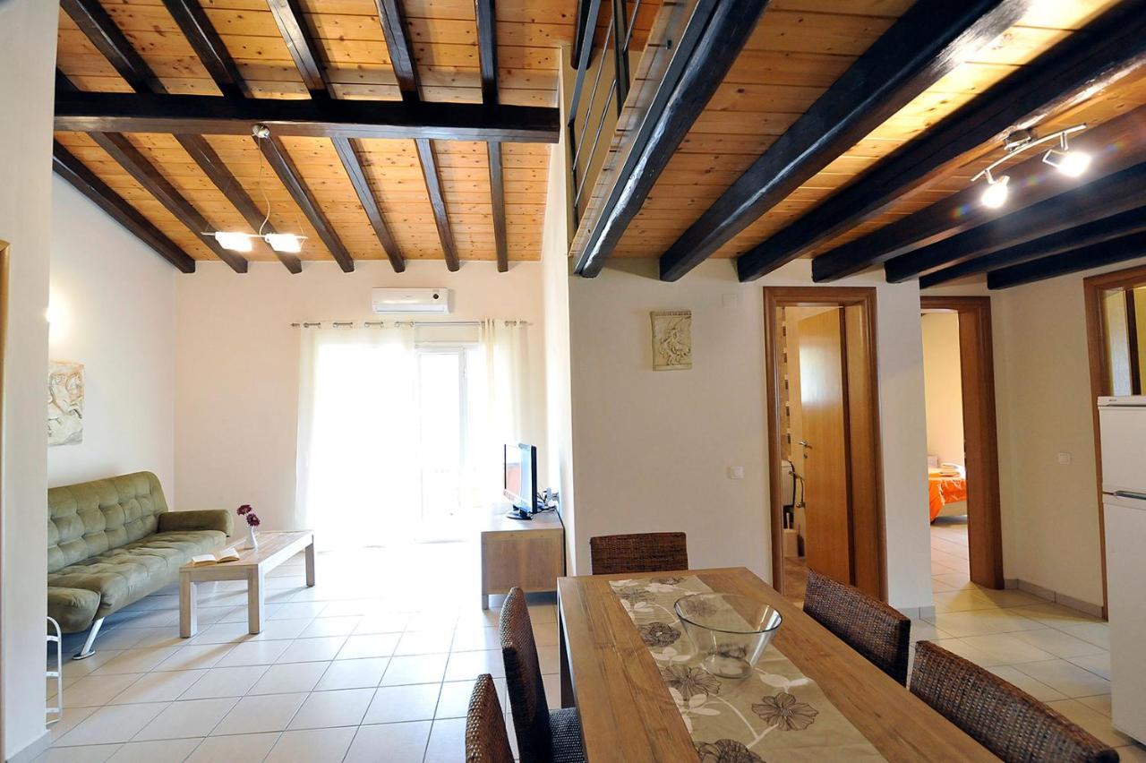 Pyramid City Apartments Агіос-Спиридон Номер фото